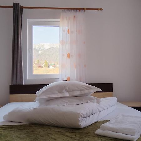 Garofita Pietrei Craiului Hotel Peștera Bagian luar foto