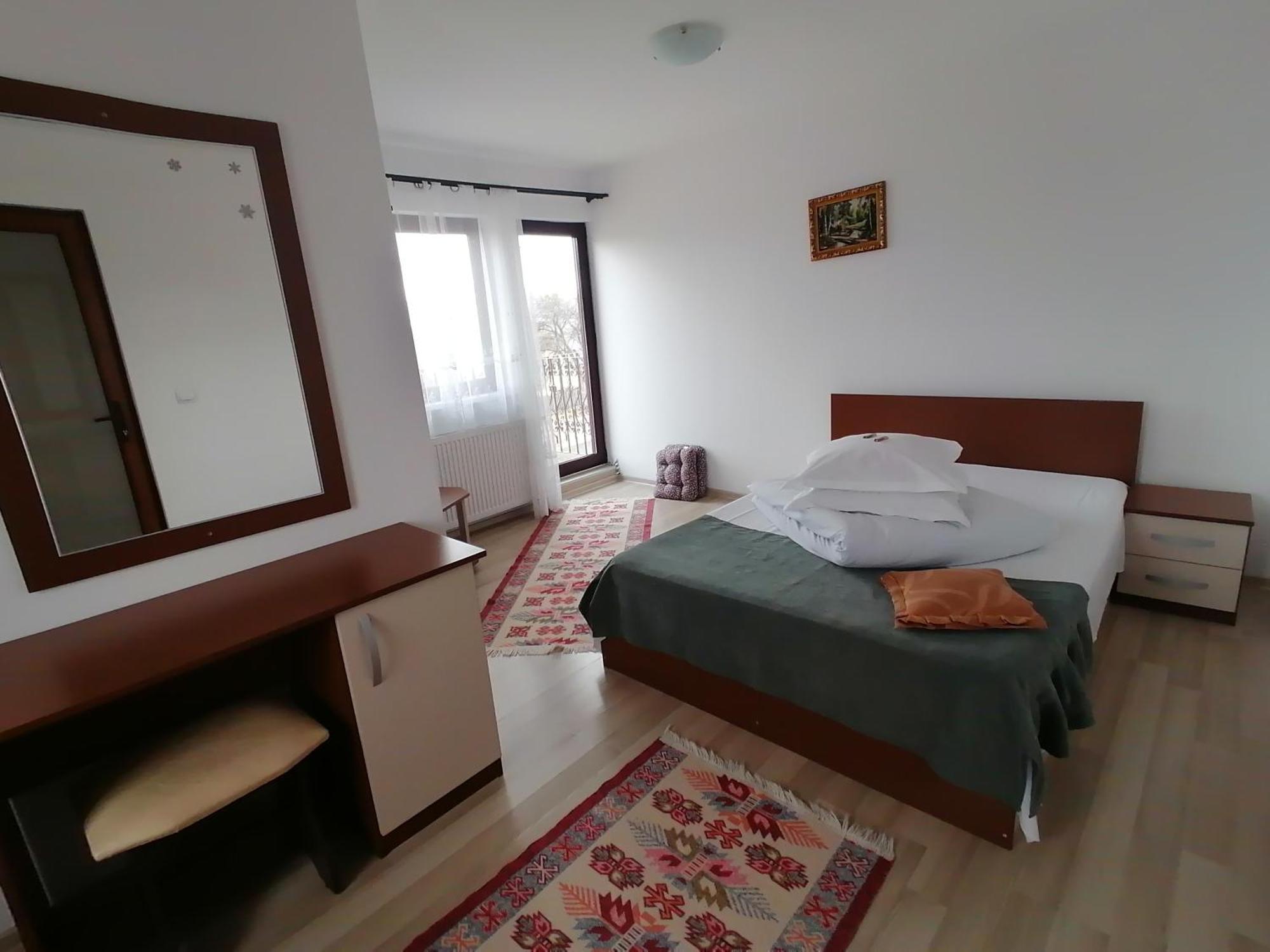 Garofita Pietrei Craiului Hotel Peștera Bagian luar foto