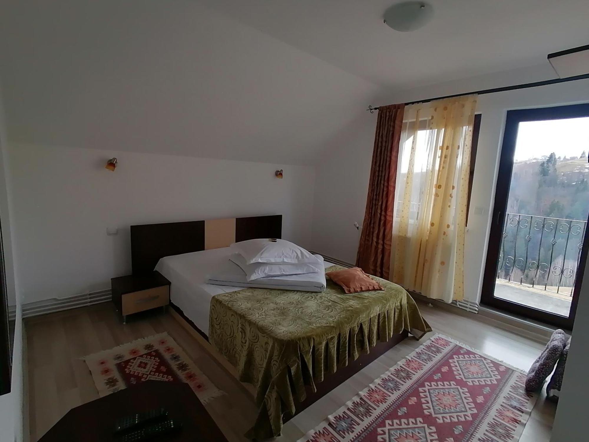 Garofita Pietrei Craiului Hotel Peștera Bagian luar foto