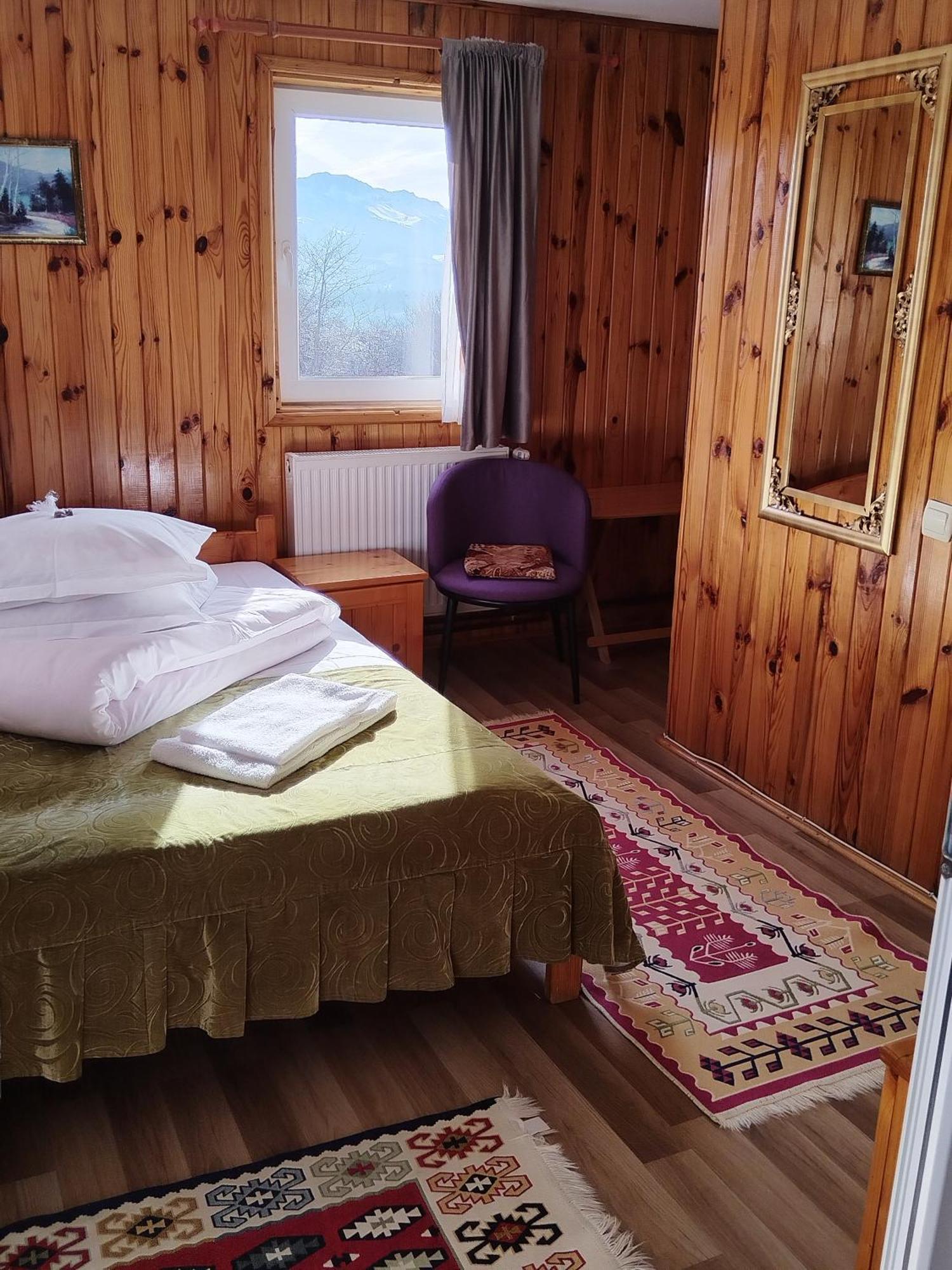 Garofita Pietrei Craiului Hotel Peștera Bagian luar foto